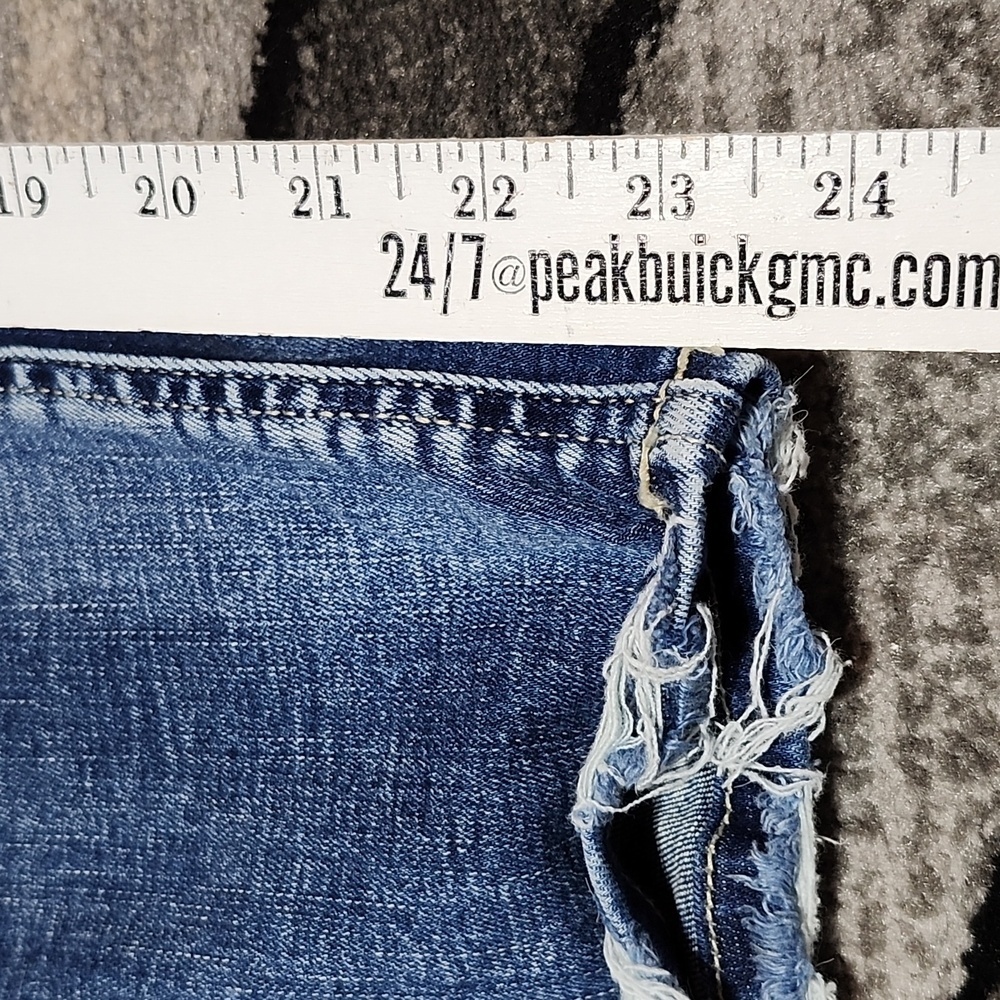 BKE PAYTON EMBROIDERED DISTRESSED UNIVERSAL FIT MID-RISE CROPPED DENIM J… - Picture 8 of 13